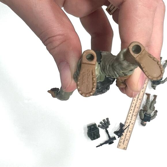 Chap Mei 2008 US ARMY military vehicle action figures and accessories 4” scale - Picture 14 of 15